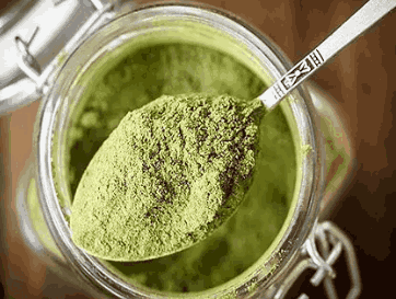 حنا هندی مشکی برای مو با رنگ دهی قوی و طبیعی